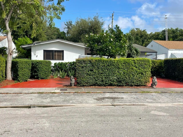 1 of 37 - 919 Nw 47th Terrace, Miami, FL