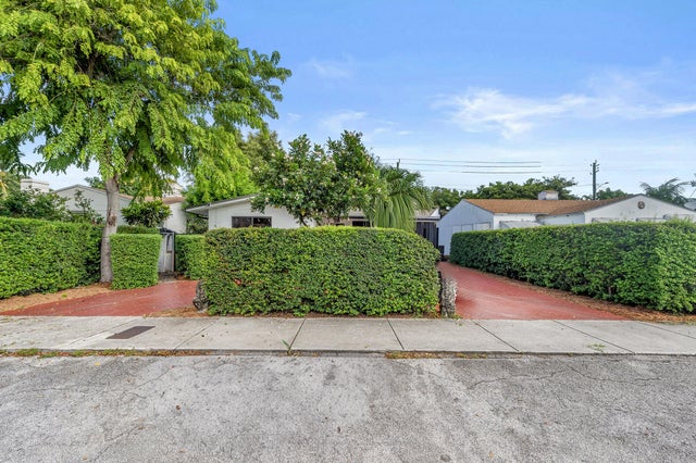 2 of 37 - 919 Nw 47th Terrace, Miami, FL