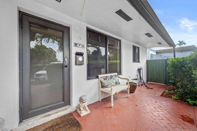 5 of 37 - 919 Nw 47th Terrace, Miami, FL