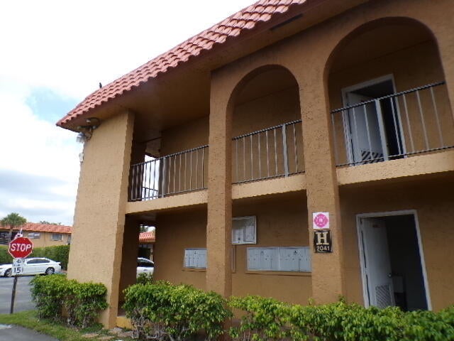 1 of 12 - 2041 Woolbright Road #h202, Boynton Beach, FL