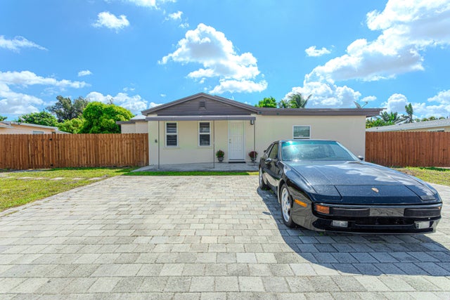 4 of 46 - 696 Neptune Street, West Palm Beach, FL