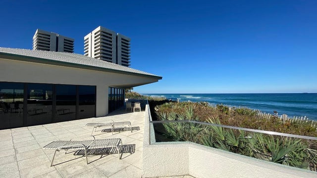 4 of 8 - 5510 N Ocean Drive #4d, Singer Island, FL