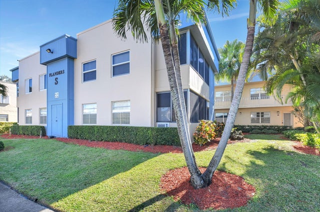 2 of 71 - 909 S Flanders S, Delray Beach, FL