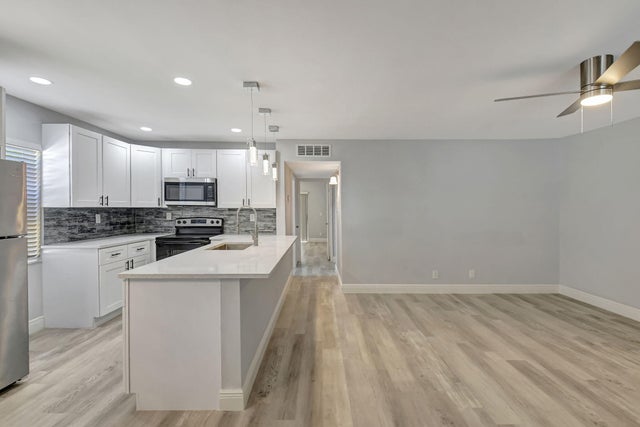 5 of 71 - 909 S Flanders S, Delray Beach, FL