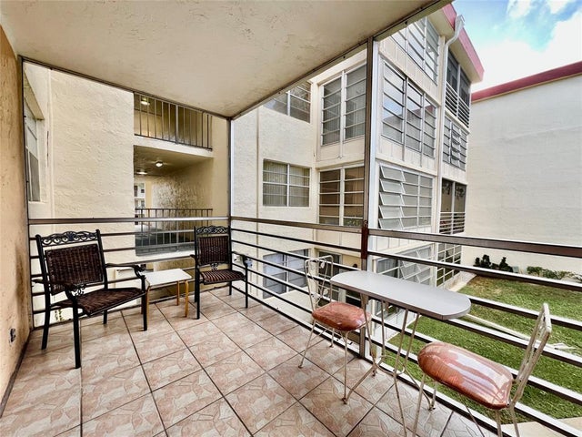 3001 Nw 48th Avenue #240, Lauderdale Lakes