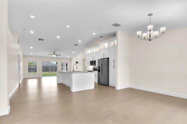 4 of 37 - 183 Sw Ladybug Drive, Port Saint Lucie, FL