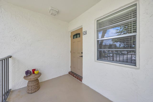 2 of 29 - 150 Lake Meryl Dr #247, West Palm Beach, FL