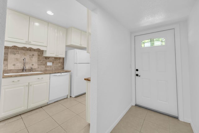 3 of 29 - 150 Lake Meryl Dr #247, West Palm Beach, FL