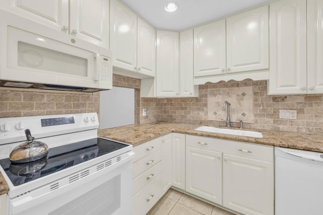5 of 29 - 150 Lake Meryl Dr #247, West Palm Beach, FL