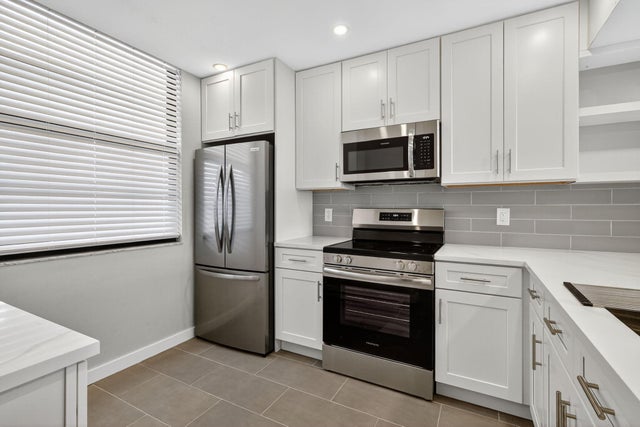 5 of 30 - 3710 Whitehall Drive #404, West Palm Beach, FL