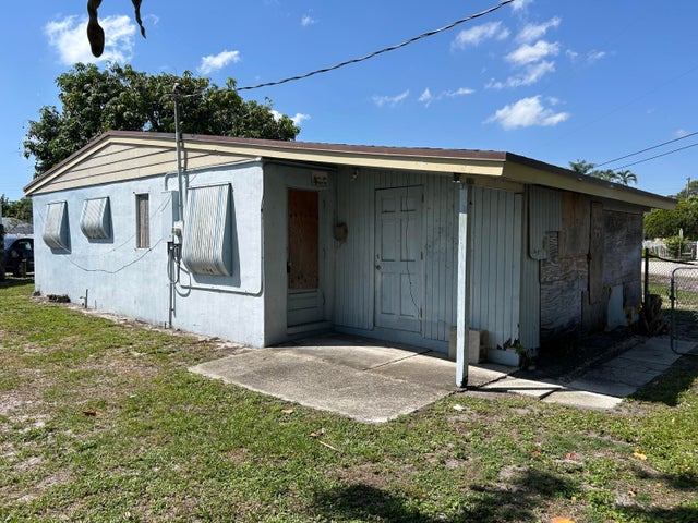 1 of 5 - 4181 Winchester Lane, West Palm Beach, FL