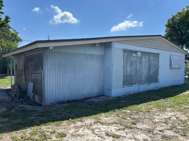 2 of 5 - 4181 Winchester Lane, West Palm Beach, FL
