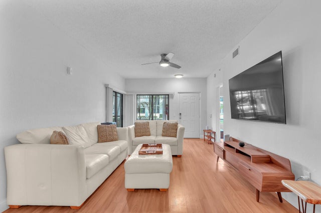 4 of 36 - 2803 Sarento Place #112, Palm Beach Gardens, FL