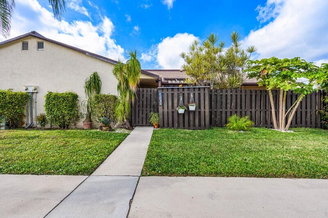 1 of 17 - 2503 Waterview Circle, Palm Springs, FL