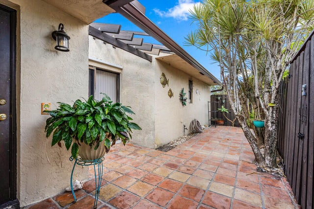 2 of 17 - 2503 Waterview Circle, Palm Springs, FL