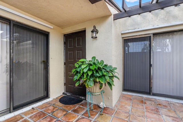 3 of 17 - 2503 Waterview Circle, Palm Springs, FL