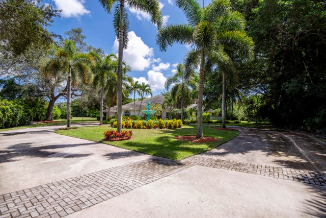 5 of 40 - 5631 Whirlaway Road, Palm Beach Gardens, FL