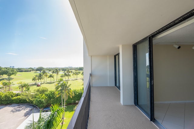 5 of 24 - 2400 Presidential Way #602, West Palm Beach, FL