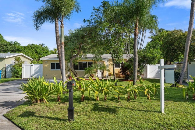 607 W Perry Street, Lantana