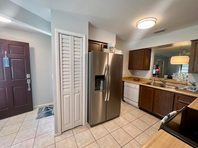 5 of 32 - 6024 Indrio Road #6, Fort Pierce, FL