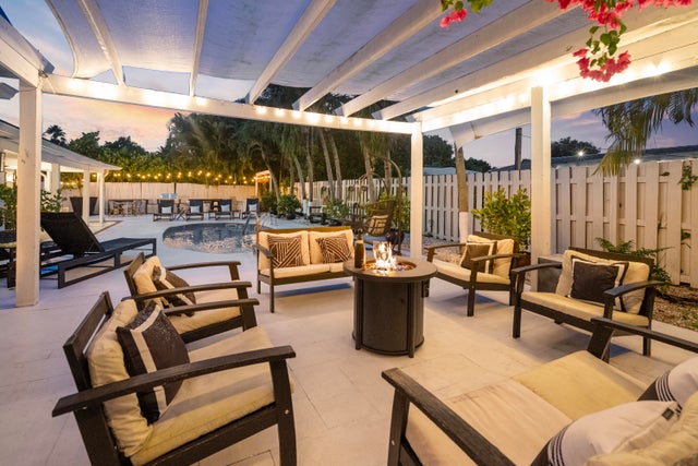 3 of 65 - 711 Sw 27th Way, Boynton Beach, FL