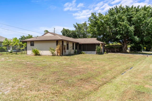 3 of 22 - 450 Columbus Street E, Sebastian, FL