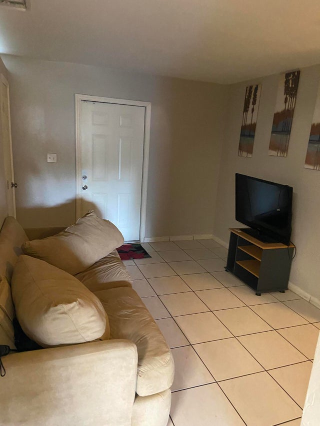 3 of 10 - 4900 Pimlico Court, West Palm Beach, FL