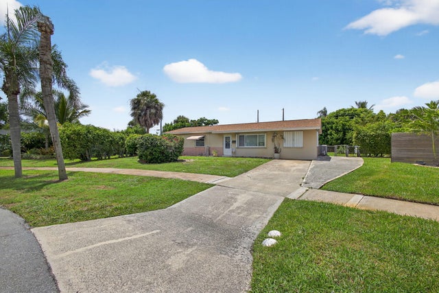 1 of 43 - 721 Huckleberry Lane, North Palm Beach, FL
