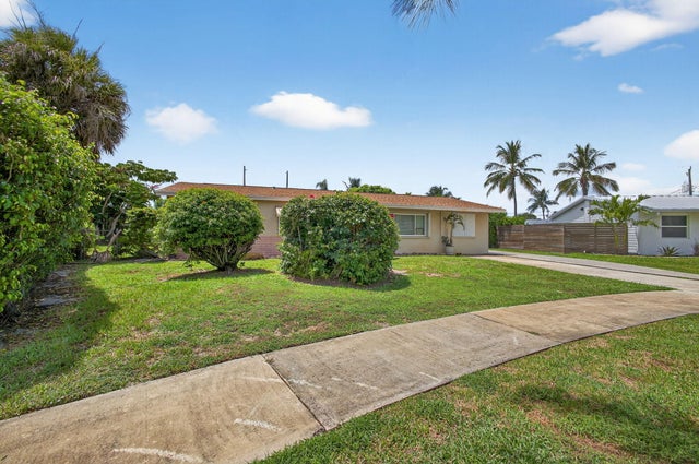 3 of 43 - 721 Huckleberry Lane, North Palm Beach, FL