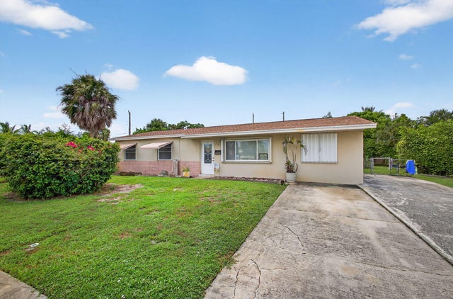 4 of 43 - 721 Huckleberry Lane, North Palm Beach, FL