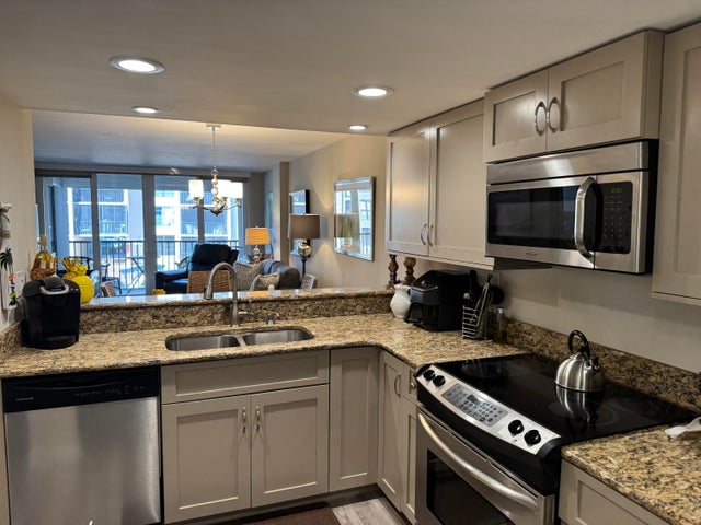 5 of 32 - 12 Royal Palm Way #2040, Boca Raton, FL
