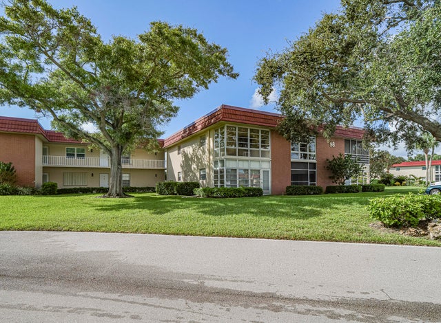 3 of 38 - 98 Spring Lake Drive #205, Vero Beach, FL