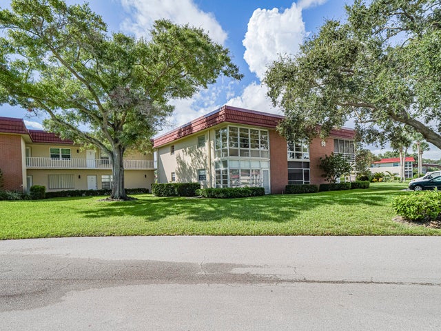 5 of 38 - 98 Spring Lake Drive #205, Vero Beach, FL