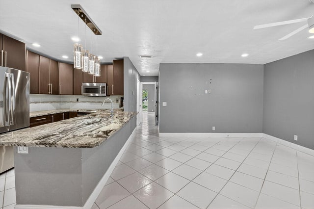 4 of 44 - 624 Flanders M, Delray Beach, FL