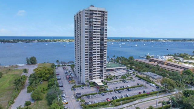 3 of 39 - 5600 N Flagler Drive #2701, West Palm Beach, FL