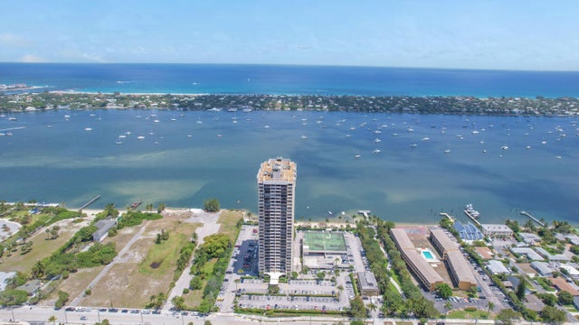 4 of 39 - 5600 N Flagler Drive #2701, West Palm Beach, FL