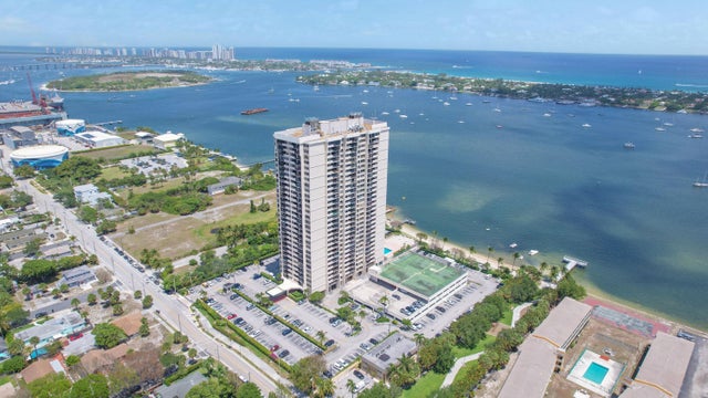 5 of 39 - 5600 N Flagler Drive #2701, West Palm Beach, FL