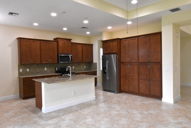 2 of 12 - 4622 Pumello Drive, Westlake, FL