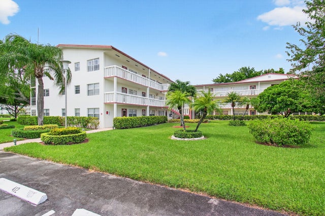 2 of 87 - 384 Fanshaw J, Boca Raton, FL