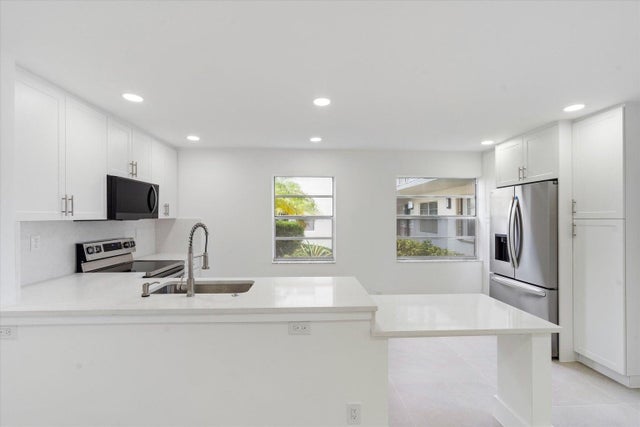 1 of 25 - 578 Burgundy M #m, Delray Beach, FL