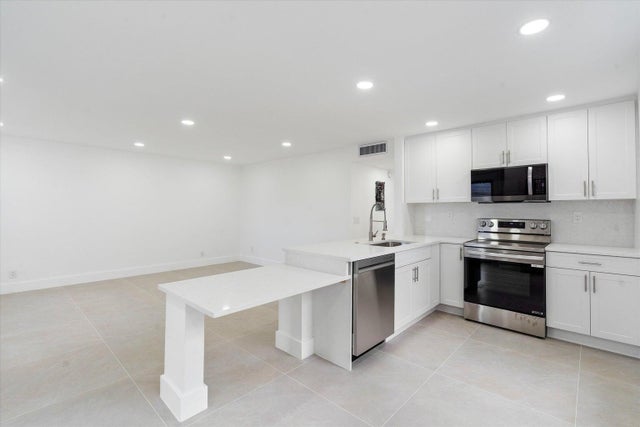 3 of 25 - 578 Burgundy M #m, Delray Beach, FL