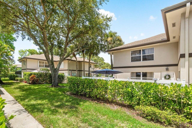 1 of 27 - 33 Clinton Court #c, Royal Palm Beach, FL