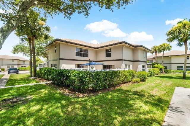 2 of 27 - 33 Clinton Court #c, Royal Palm Beach, FL