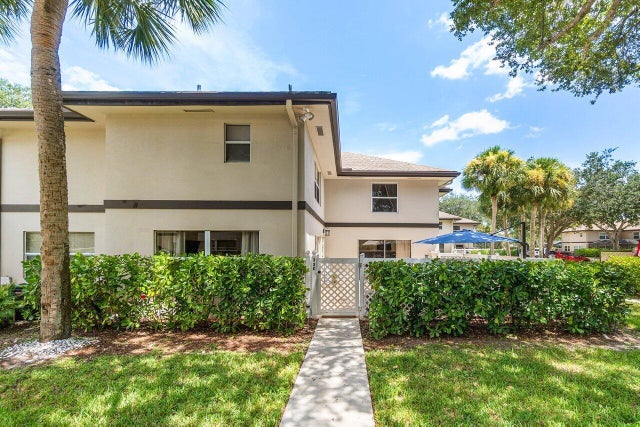 3 of 27 - 33 Clinton Court #c, Royal Palm Beach, FL
