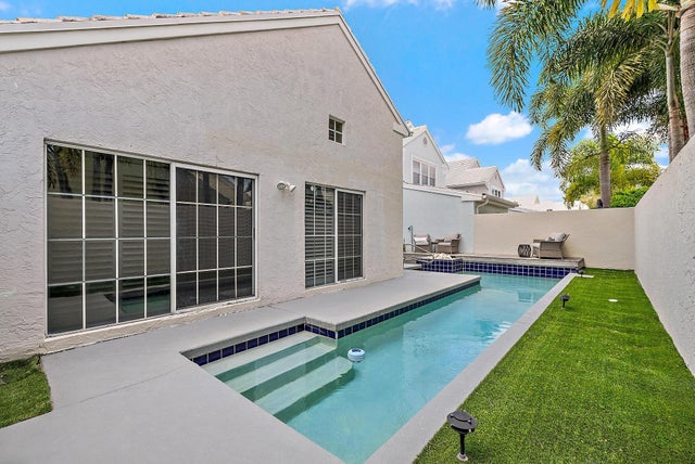 2 of 47 - 41 Windsor Lane, Palm Beach Gardens, FL