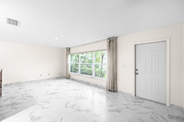 5 of 45 - 1460 Woodcrest Road E, West Palm Beach, FL