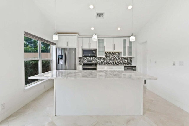 4 of 10 - 8265 Palm Gate Drive, Boynton Beach, FL