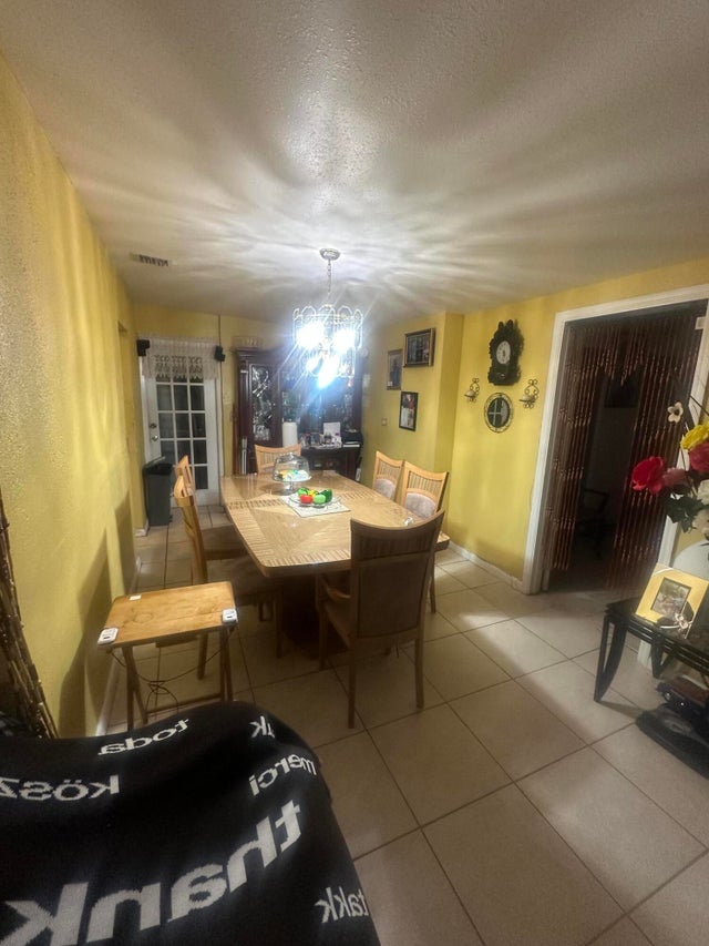 5 of 14 - 916 Caroline Avenue, West Palm Beach, FL
