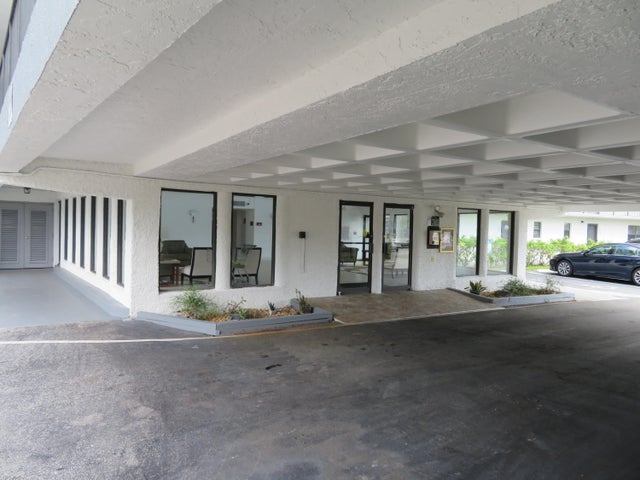 4 of 37 - 9233 Sw 8th Street #117, Boca Raton, FL