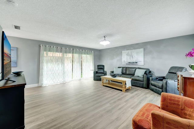 2 of 42 - 4002 Se Fairway W, Stuart, FL